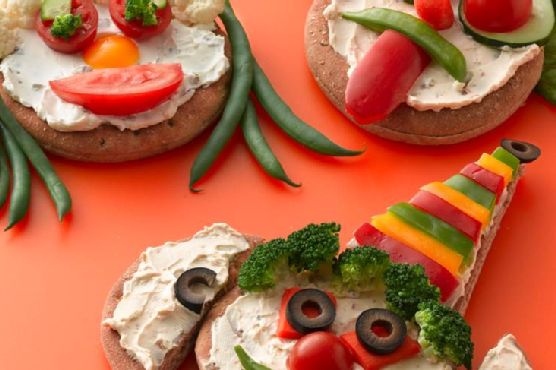 Funny Face Mini Veggie Pizza