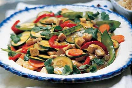 Garden Vegetable Stir-fry with Tofu and Brown Rice