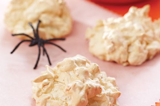 Ghostly Macaroons