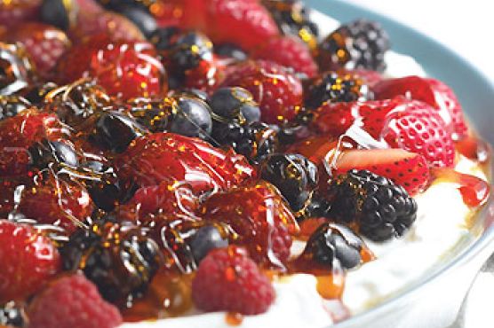 Ginger Yogurt with Berries and Crunchy Caramel