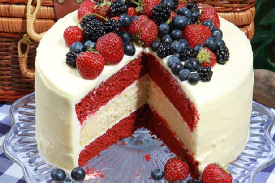 Glorious Red, White, and Blue Cake