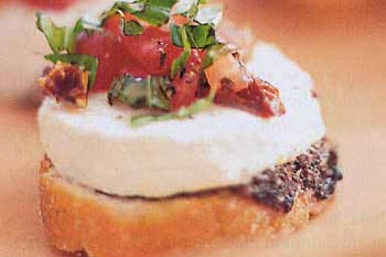 Goat Cheese and Sun-Dried Tomato Tartines