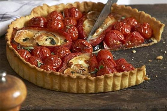 Goat's cheese & red pepper tart