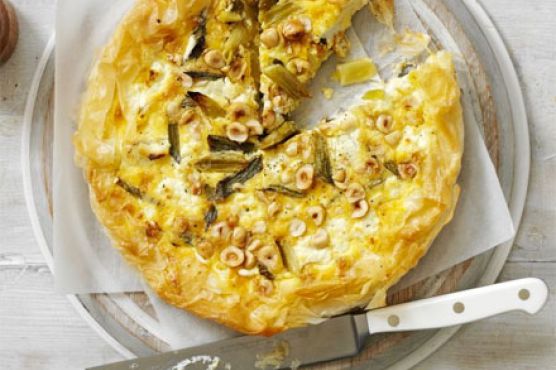 Goat’s cheese, spring onion & hazelnut tart