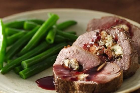 Gorgonzola- and Mushroom-Stuffed Beef Tenderloin with Merlot Sauce