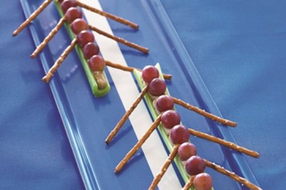 Grapes in a Canoe Snack