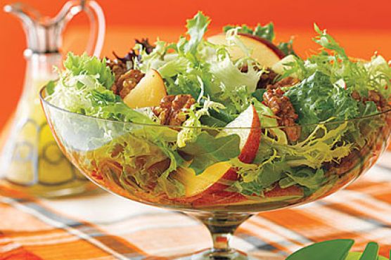 Green Salad with Apples and Toasted Walnuts