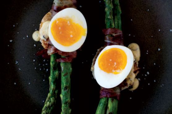 Grilled Asparagus and 6-Minute Egg