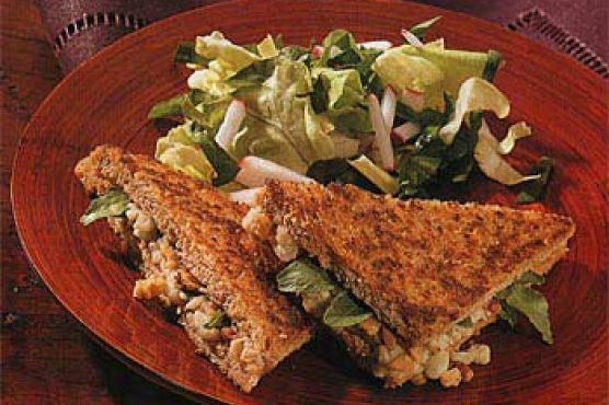 Grilled Blue Cheese Sandwiches with Walnuts and Watercress