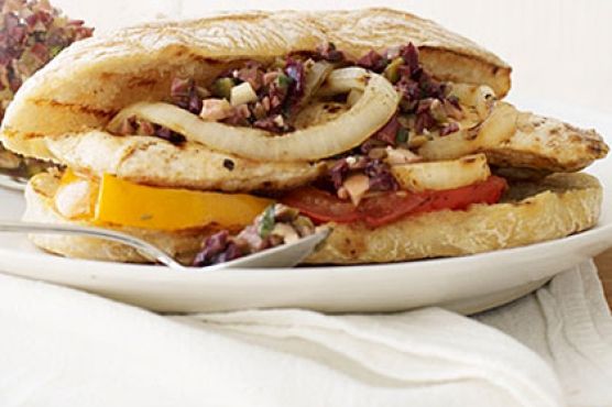 Grilled Chicken, Tomato and Onion Sandwiches