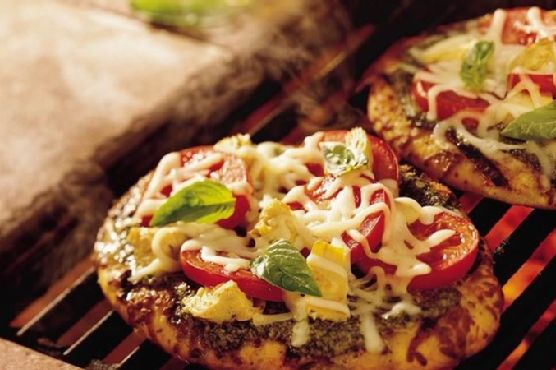 Grilled Pesto Pizza