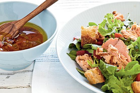 Grilled Salmon Salad with Salsa Dressing