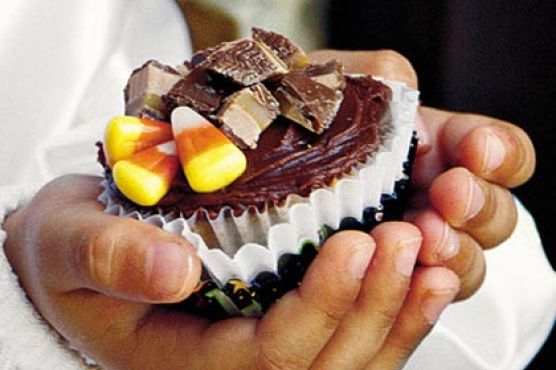 Heavenly Candy Bar Cupcakes