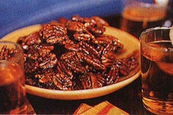 Honey-Roasted Peppered Pecans