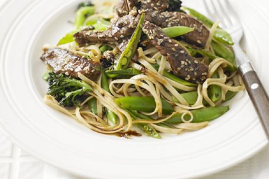 Honey & sesame beef noodles