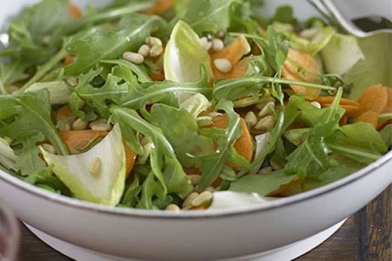 Honeyed carrot salad