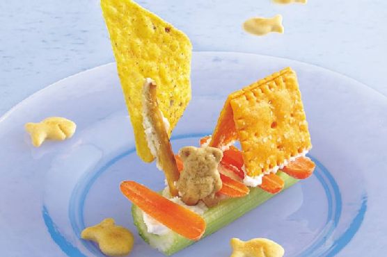 Huck Finn Teddy Bear Raft Snacks