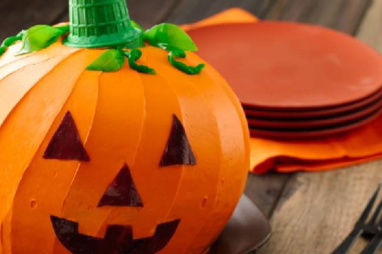 Jack-o'-Lantern Cake