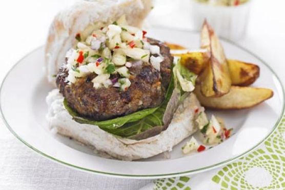 Jerk beefburger with pineapple relish & chips