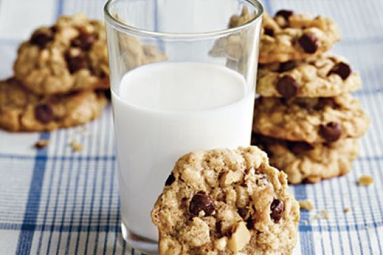 Kitchen Sink Oatmeal Cookies