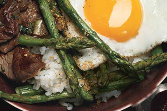 Korean Rice Bowl with Steak, Asparagus, and Fried Egg
