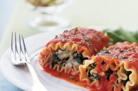 Lasagna Rolls with Roasted Red Pepper Sauce