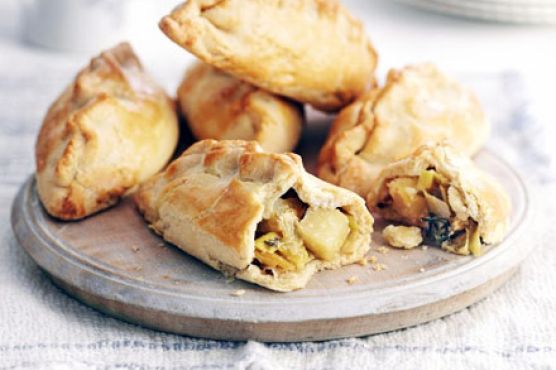 Leek, cheese & potato pasties