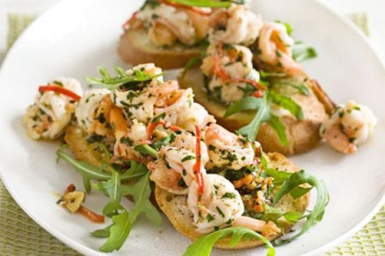 Lemony prawn bruschettas