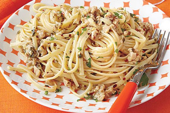 Linguine with White Clam Sauce