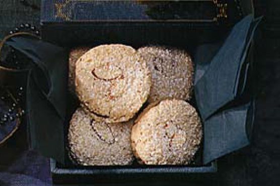 Linzer Macaroon Sandwiches