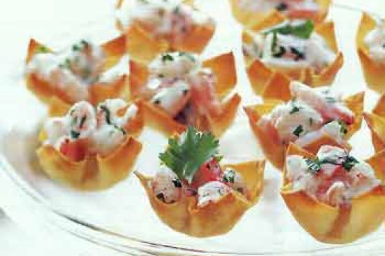 Mango-Curry Shrimp Salad in Wonton Cups
