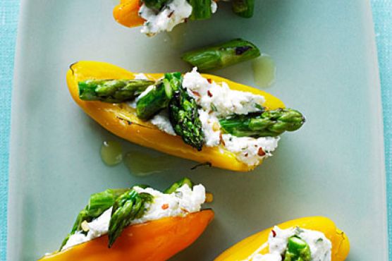 Mini Peppers Filled with Goat Cheese and Asparagus