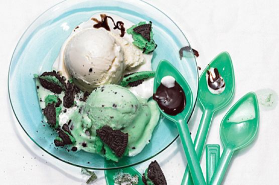 Mint Hot Fudge Sundaes
