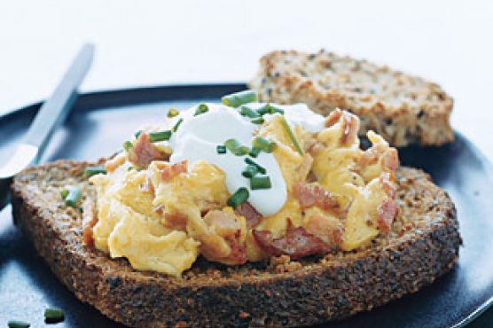 Multigrain Toasts with Scrambled Eggs and Canadian Bacon