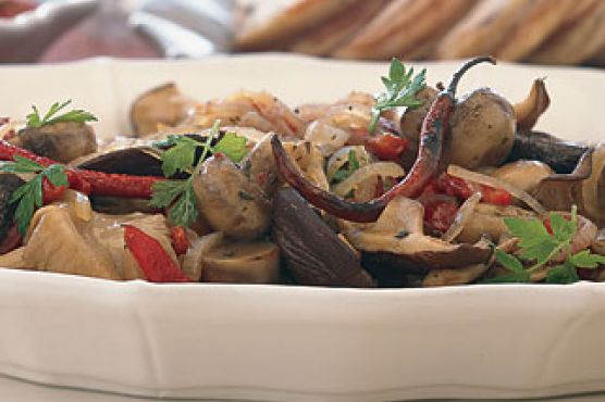 Mushrooms in Escabèche with Red Bell Peppers and Chiles de Arbol