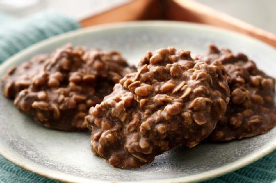 No-Bake Dark Chocolate Granola Cookies