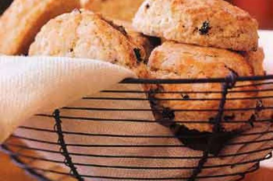 Oatmeal Currant Scones