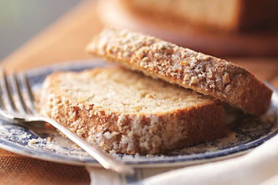 Ouzo-Scented Almond, Yogurt, and Olive Oil Cake