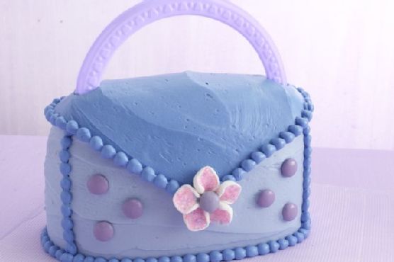 Party-Time Purse Cake