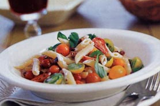 Pasta with Tomatoes and Goat Cheese