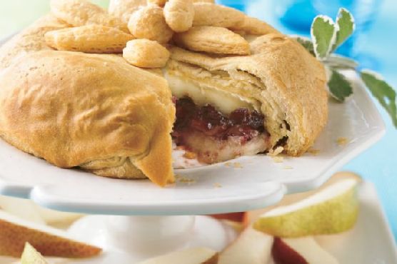 Pastry-Wrapped Cranberry Brie
