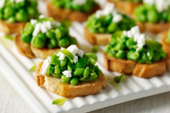 Pea & feta toasts