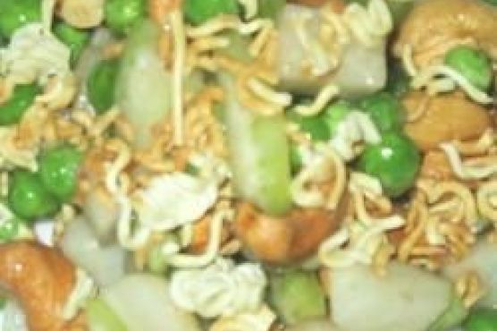 Pea, Jicama, and Cashew Salad