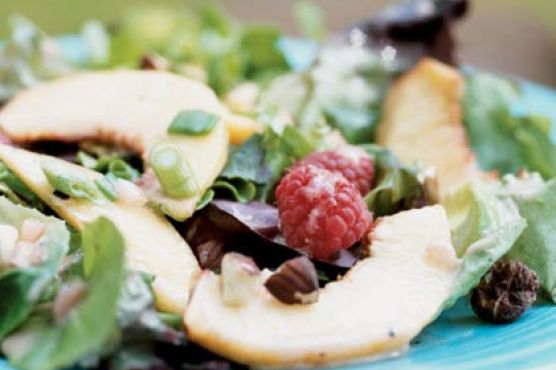 Peaches and Mixed Greens Salad