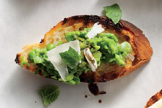 Peas, Mint & Parmesan Crostini