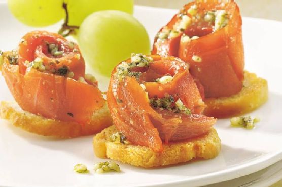 Pesto-Salmon Roulades