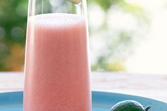 Pineapple Guava (Feijoa) and Strawberry Smoothie