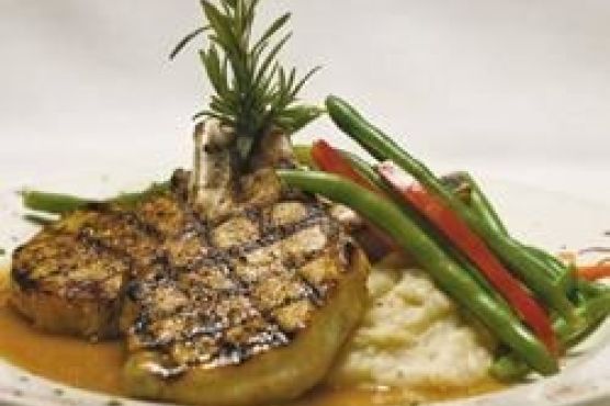 Pork Chops with Praline Sauce