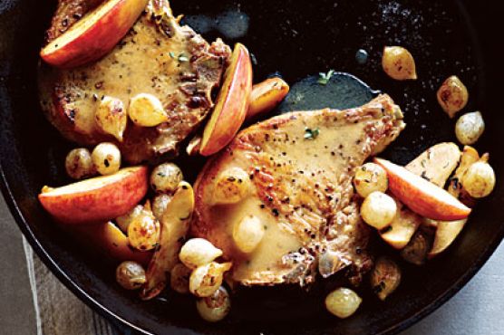 Pork Chops with Roasted Apples and Onions