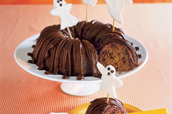 Pumpkin Cake with Little Ghosts